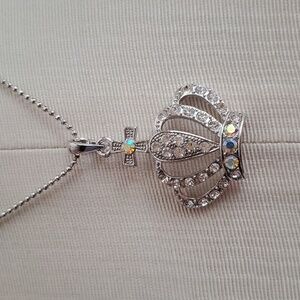💖4/$25 Crystal Crown Pendant & Necklace